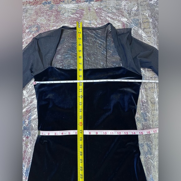 Hugo Buscati Elegant Black velvet gown EXCELLENT CONDITION!A bit stretchy Sz Med - Picture 10 of 10